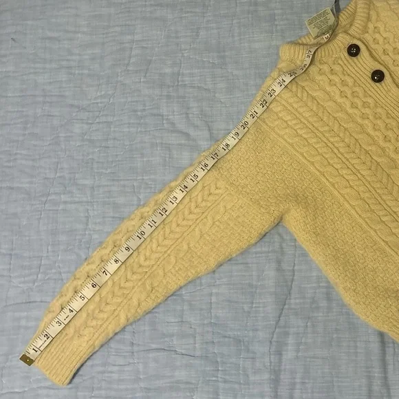 Pure Wool Made in Ireland by Carraig Donn Cozy Cream/beige Cable Knit Sweater - Picture 5 of 7